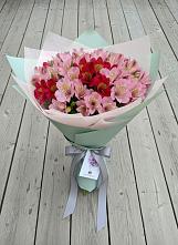 Букет цветов из:  Альстромерии в Боровичах