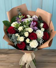 Букет цветов из:  Розы и Альстромерии в Боровичах
