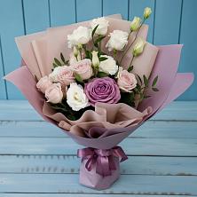 Букет Легкое дыхание в Боровичах Букет цветов из:  Розы и Лизиантусы в Боровичах