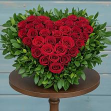 Композиция Сердце в любви в Боровичах Цветочная композиция из Розы в виде сердца в Боровичах