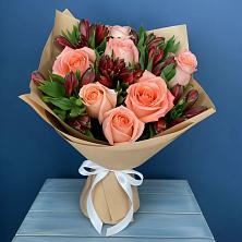 Букет Сплетённые любовью в Боровичах Букет цветов из:  Розы и Альстромерии в Боровичах