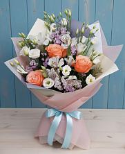 Букет Утренняя свежесть в Боровичах Букет цветов из:  Лизиантусы, Розы, Альстромерии и Гипсофила в Боровичах