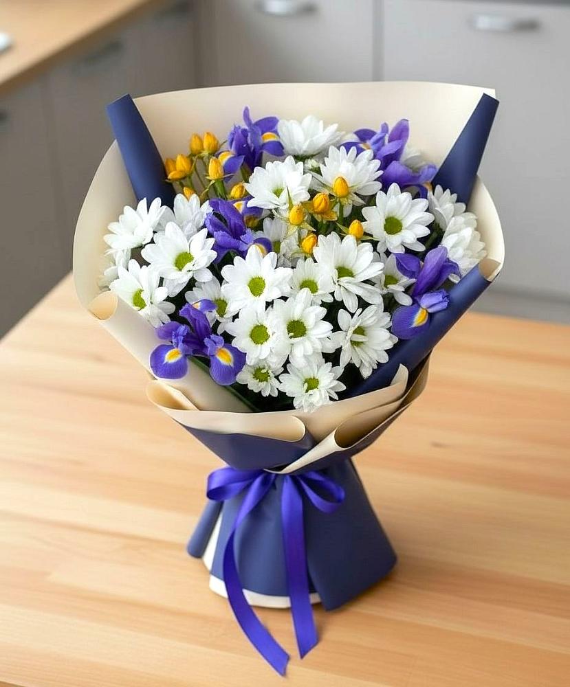 Букет цветов из: Розы, Ирисы и Хризантемы в Боровичах