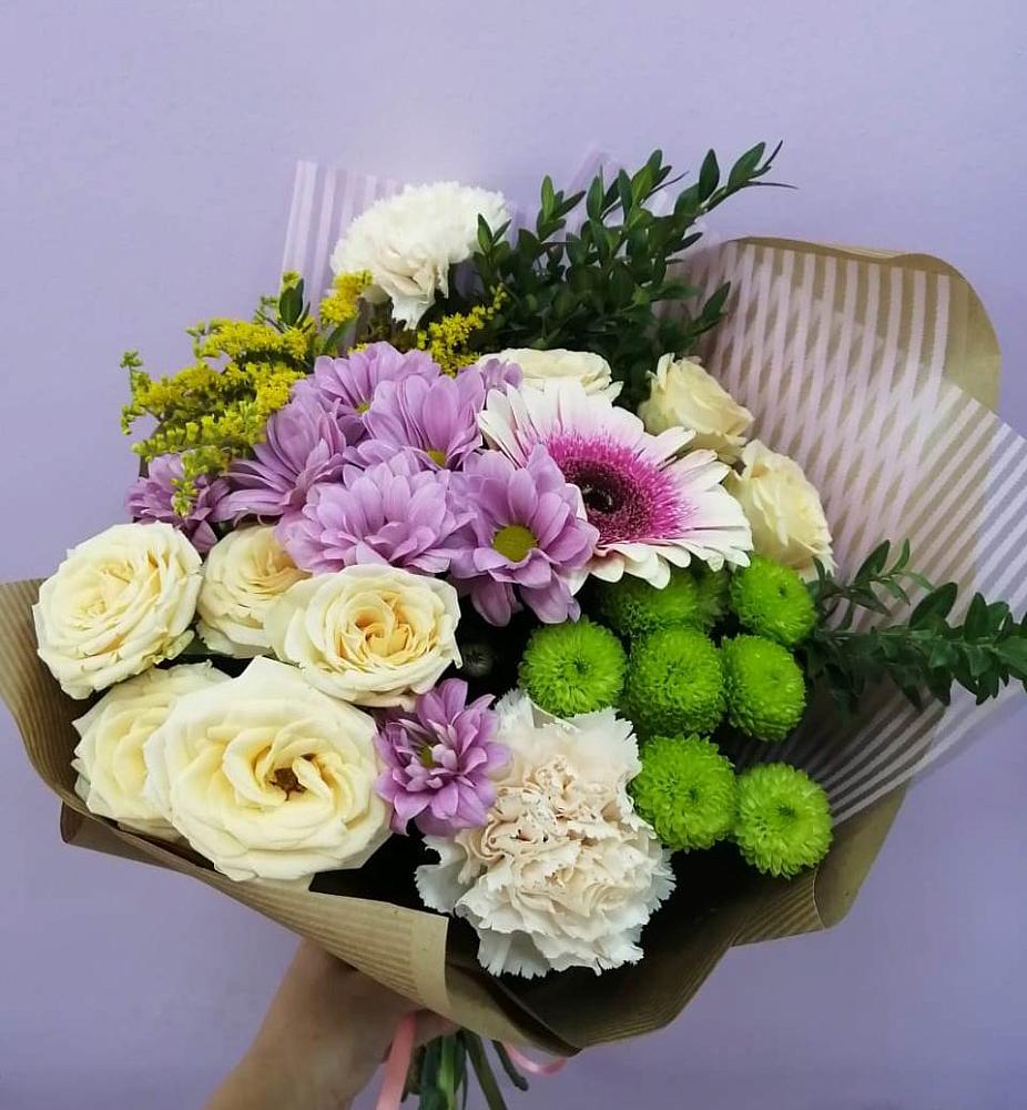 Букет цветов из: Хризантемы, Розы, Гвоздики и Герберы в Боровичах