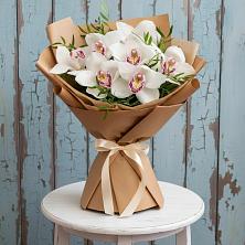 Букет Белые орхидеи в Боровичах Букет цветов из:  Орхидеи и Розы в Боровичах